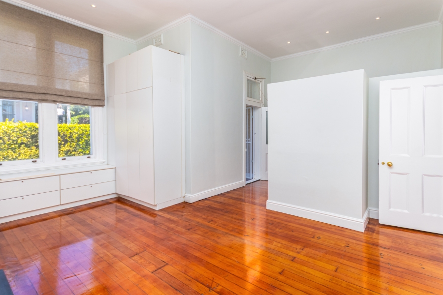 To Let 3 Bedroom Property for Rent in Green Point Western Cape